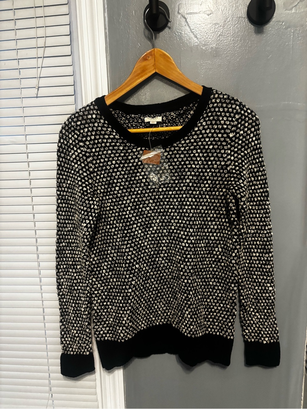 Sonoma Black and White Knit Women's Sweater